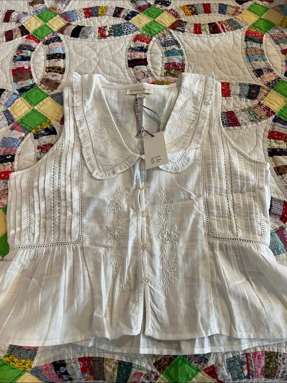 NWT Small Jennifer & Grace White Embroidered Peter Pan Collar Peplum Top